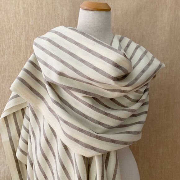 Pure Wool Taupe Cream Stripe Lightweight Sewing Fabric Remnant - Picture 11 of 12